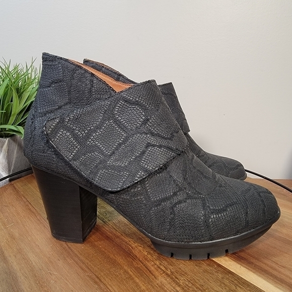 L'Amour Des Pieds Snakeskin Print Foldover Wrap Booties Ankle Boots Size 9.5 - Picture 3 of 15
